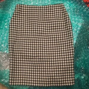 Charles Gray wool houndstooth pencil skirt